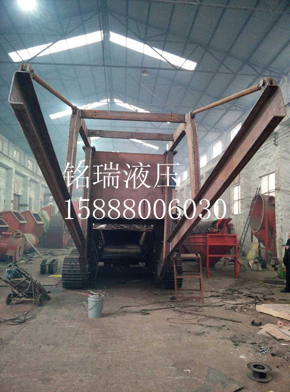 60噸移動破碎機泵統和底盤調試現場